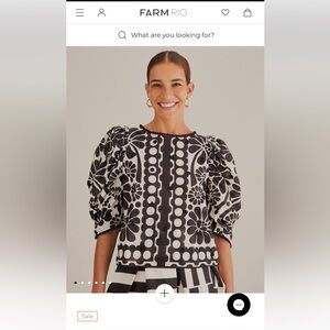 EUC Stunning Farm Rio top